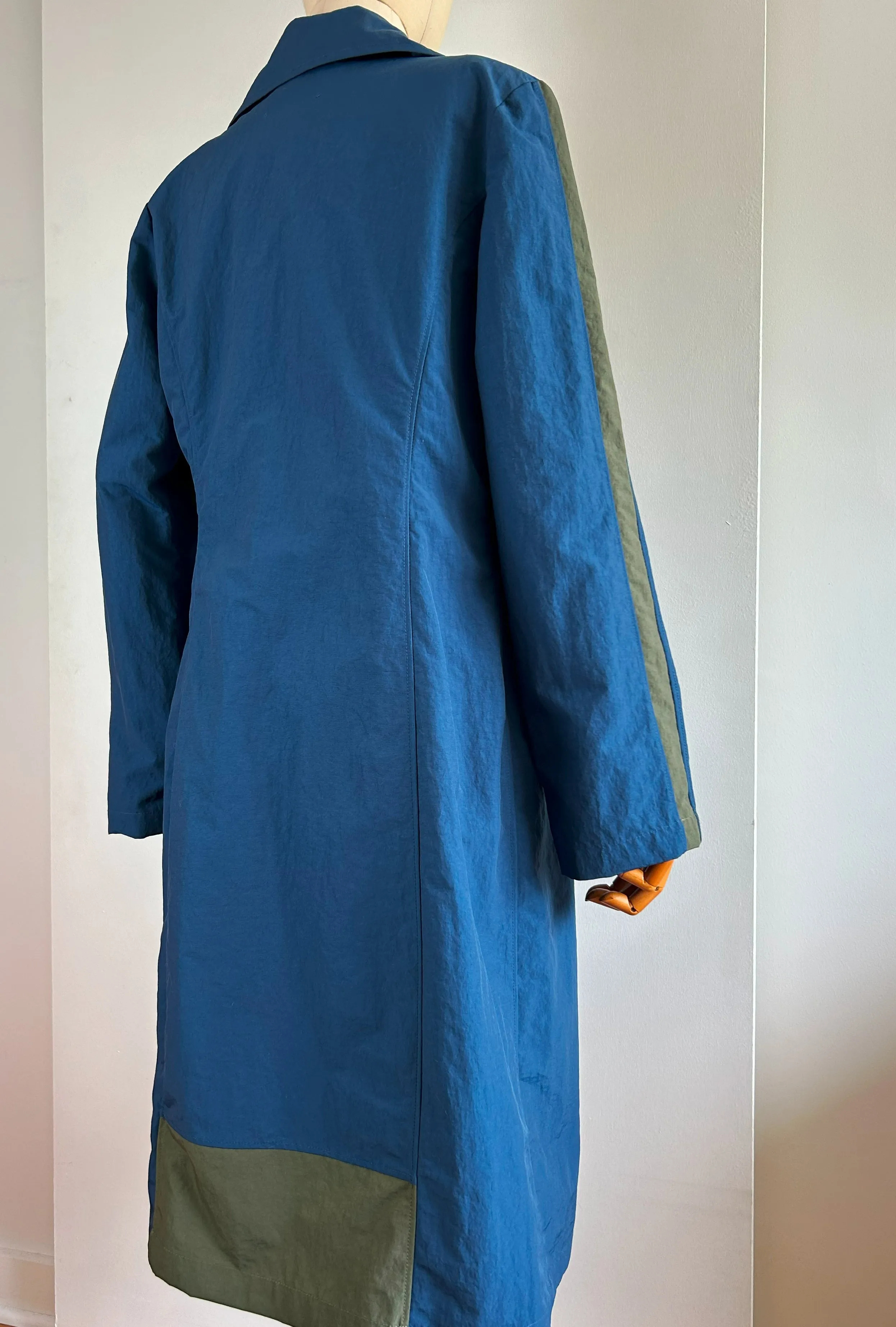 URBAN RAINCOAT · marine blue