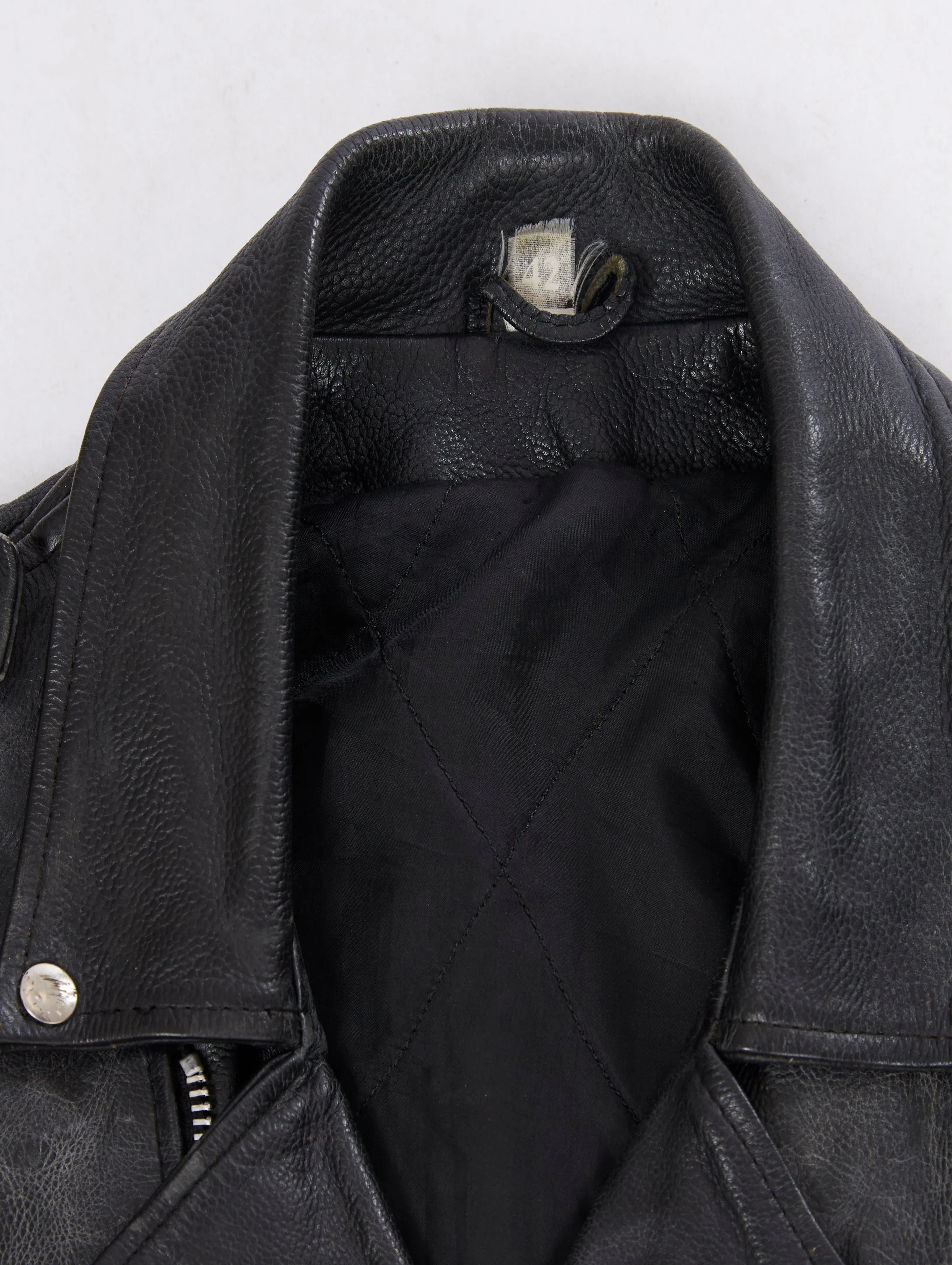 Vintage 1990's Classic Black Moto Leather Jacket (Men's Medium/Large Size 42)