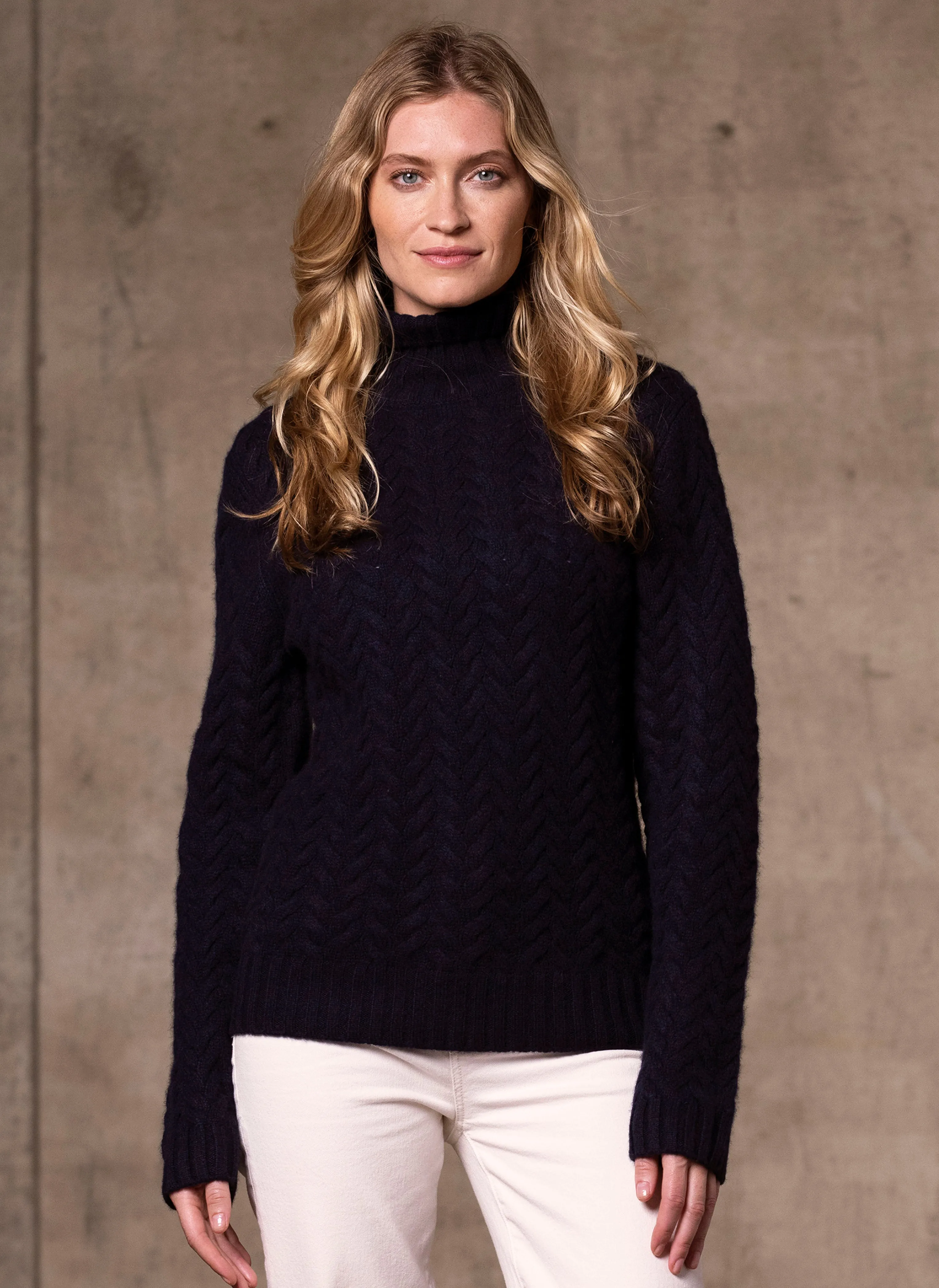 Women's Giulia Turtle Neck Cable Cashmere Sweater in Navy